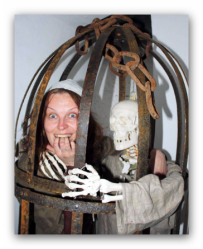 czarownica-w-klatce-hanby